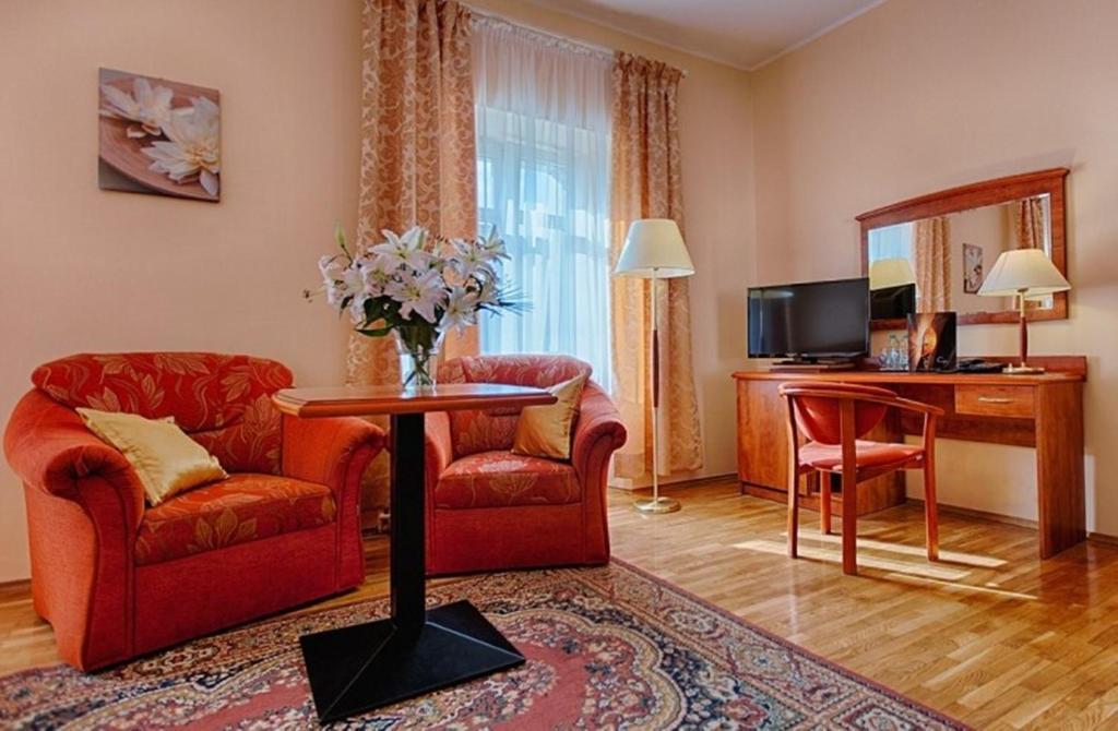 Hotel Restauracja Caspar Jelenia Góra Zimmer foto